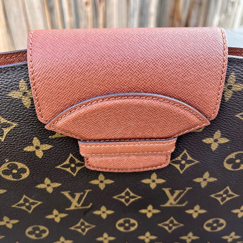 Louis Vuitton Courcelles Monogram Crossbody Bag Brown LV Vintage Shoulder Bag - Picture 7 of 14